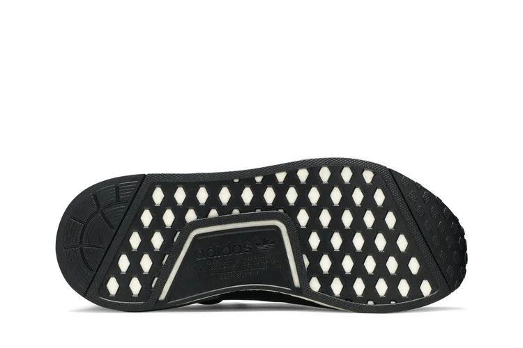 Krossovki-Adidas-NMD_R1-Japanese-Side-Print-3