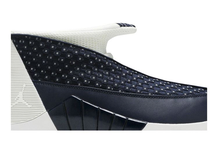 air-jordan-15-retro-obsidian-2017-881429-400_01