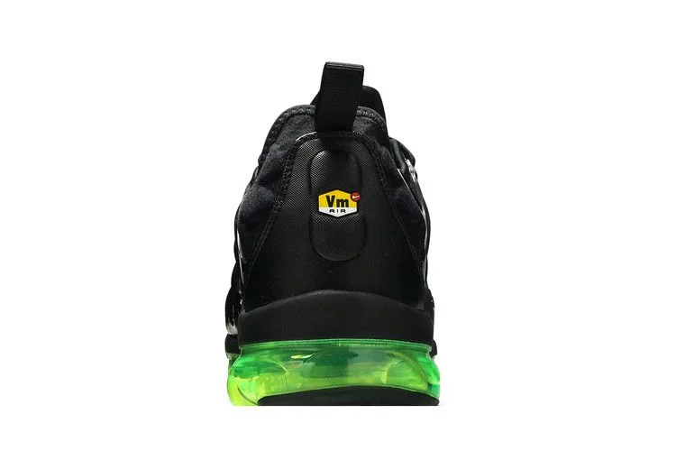 Кроссовки Nike Air VaporMax Plus 'Black Volt'