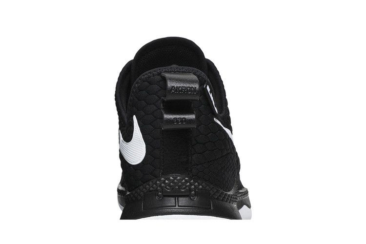 lebron-witness-3-black-white-ao4433-001_06
