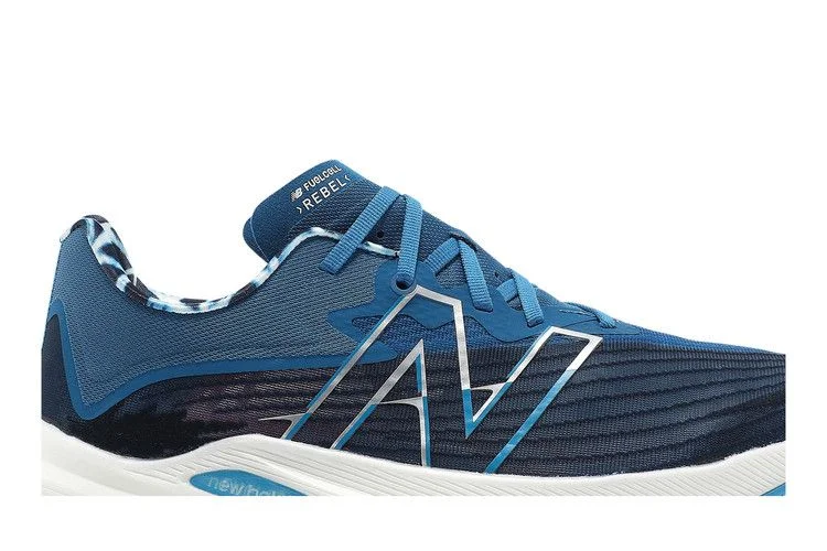 Krossovki-New-Balance-FuelCell-Rebel-v2-Eclipse-1