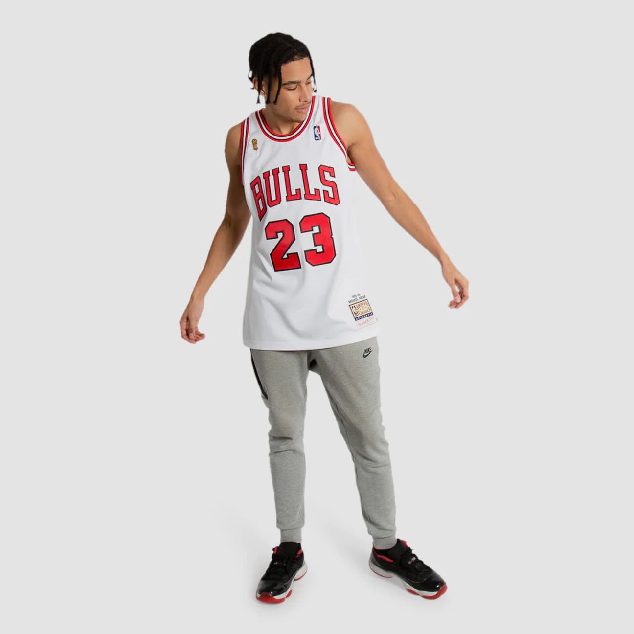 1995-1996-Chicago-Bulls-Michael-Jordan-23-Authentic-Finals-Hardwood-Classic-White-Jersey-4