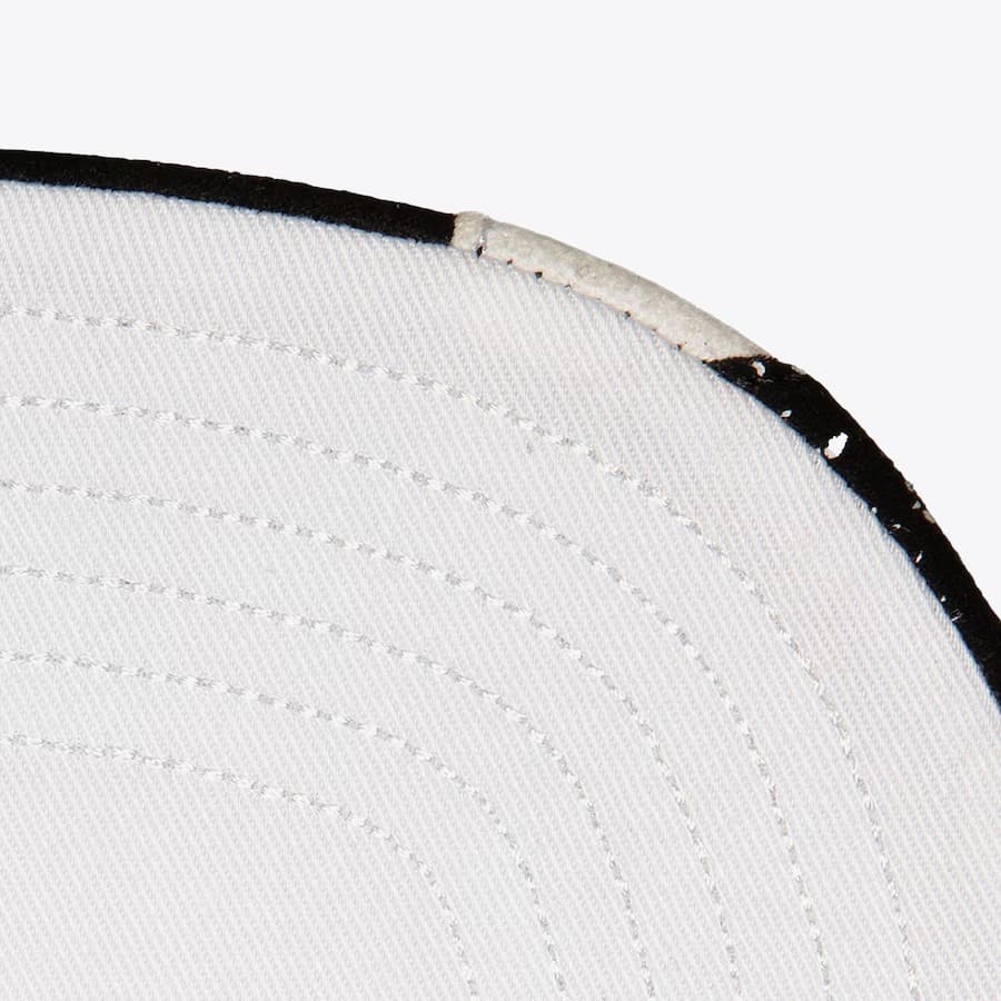 Бейсболка Mitchell & Ness White Black Chicago Bulls Day 4 Snapback Hat