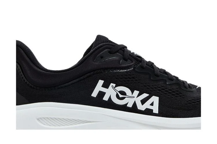 Krossovki-HOKA-Bondi-9-Black-White-1