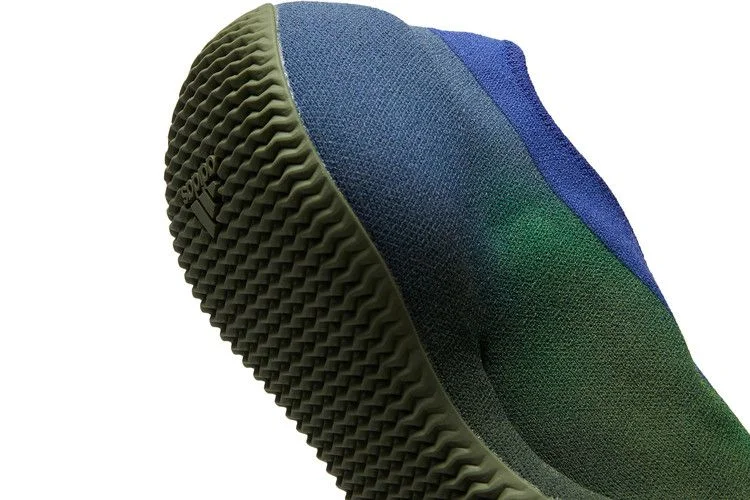 Krossovki-adidas-Yeezy-Knit-Runner-Faded-Azure-8