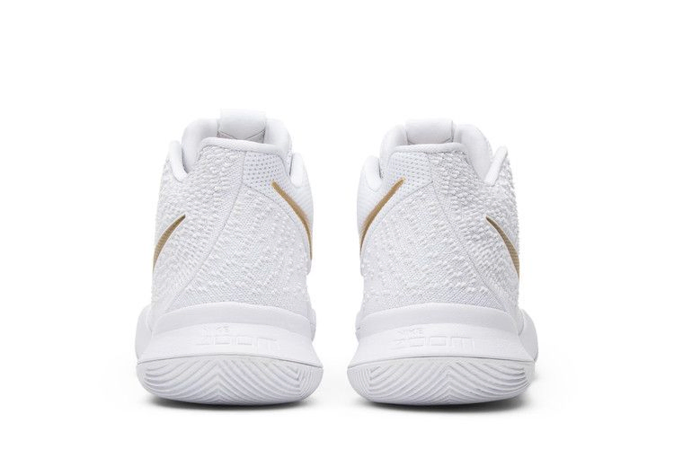 kyrie-3-finals-852395-902_05