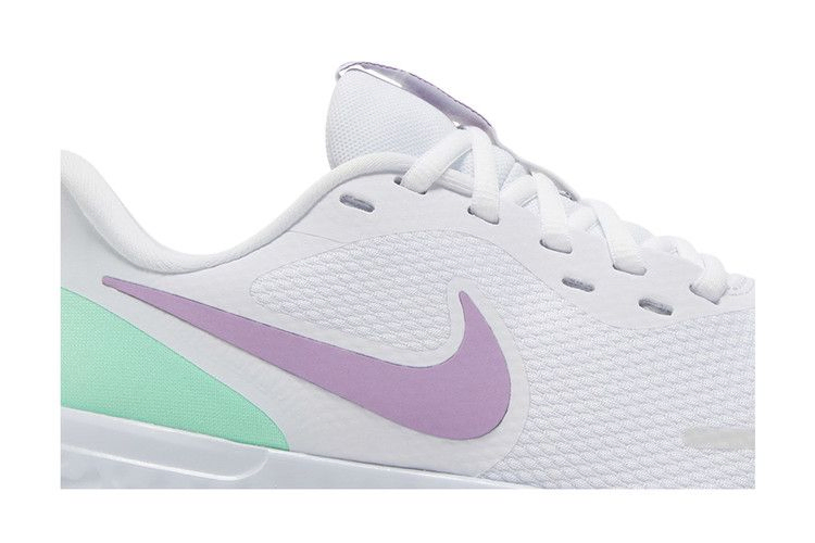 Кроссовки Nike Wmns Revolution 5 'White Green Glow Violet'