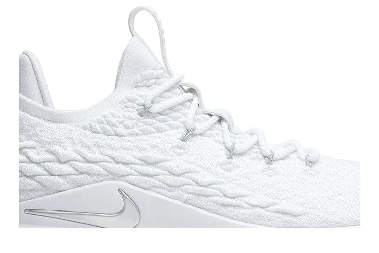 Krossovki-Nike-LeBron-15-Low-EP-White-1