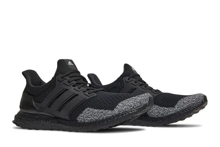 Krossovki-adidas-UltraBoost-1.0-DNA-Oreo-Toe-7