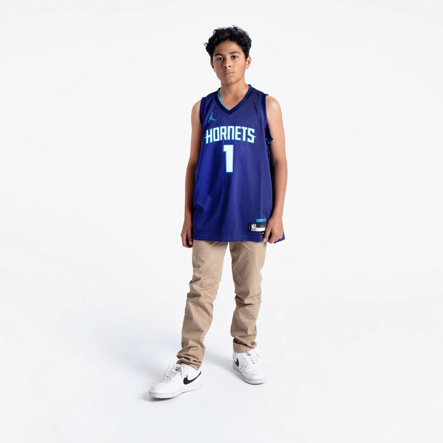 Баскетбольная джерси 2022-23 Charlotte Hornets LaMelo Ball #1 Youth Swingman Statement Edition Purple Jersey