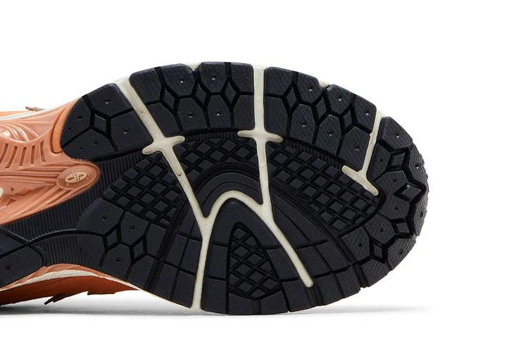 Кроссовки New Balance 2002R 'Copper Infield Clay'