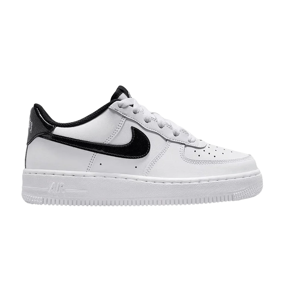 Krossovki-Nike-Air-Force-1-LV8-GS-White-Black