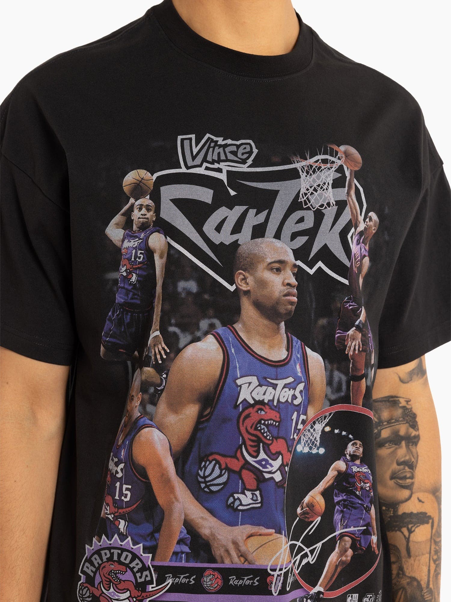 Mitchell-Ness-Vince-Carter-Toronto-Raptors-Player-Logo-T-Shirt-2