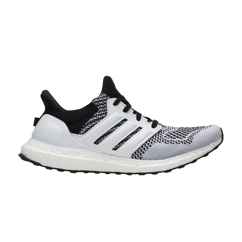 Krossovki-Sneakersnstuff-x-adidas-UltraBoost-1.0-Tee-Time