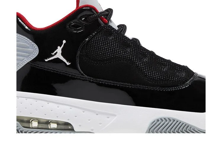 Krossovki-Air-Jordan-Max-Aura-2-GS-Black-Cement-1
