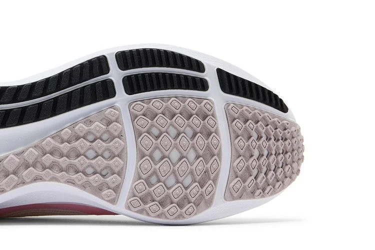 Krossovki-Nike-Wmns-Air-Zoom-Pegasus-40-Year-of-the-Dragon-4