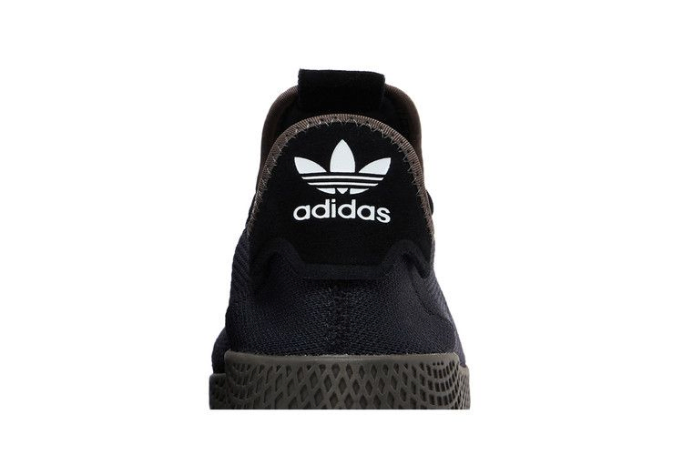 Кроссовки Pharrell Williams x adidas Tennis Hu 'Cinder Black'