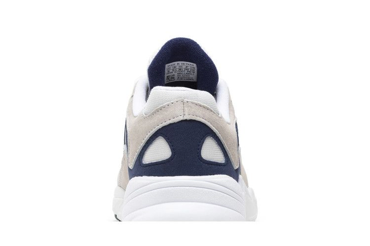 yung-1-blue-g27031_06