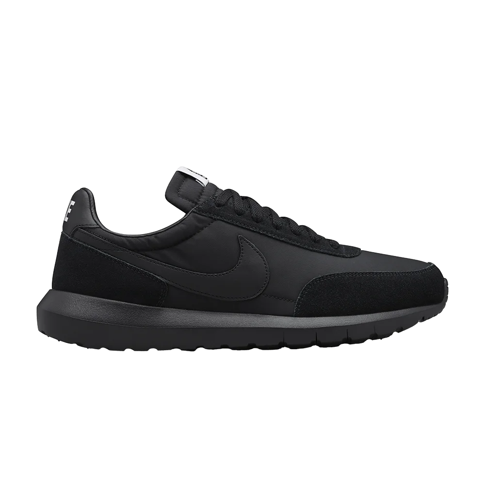 Krossovki-DSM-x-NikeLab-Roshe-Daybreak-Triple-Black