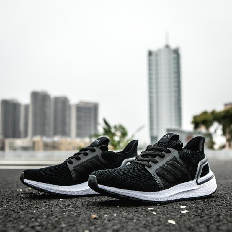 Кроссовки adidas Wmns UltraBoost 19 Core Black