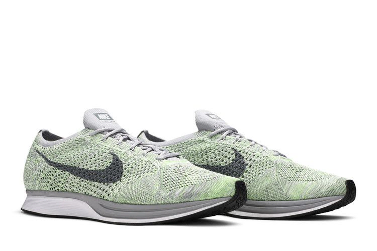 flyknit-racer-pistachio-526628-103_07