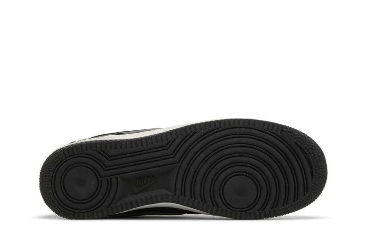 Krossovki-Nike-Air-Force-1-NYC-3