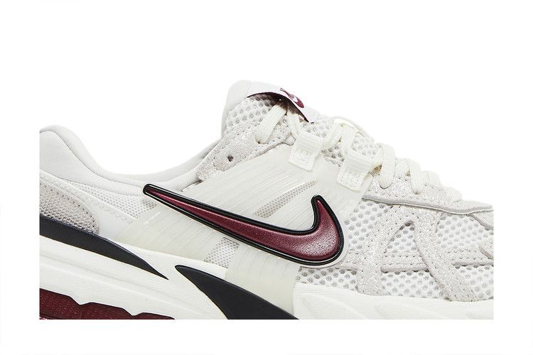Кроссовки Nike Wmns V2K Run SE 'White Black Team Red'