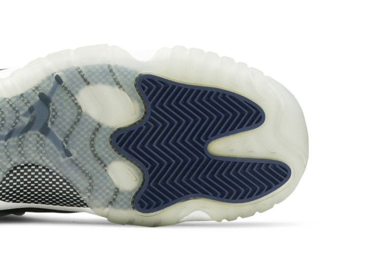 air-jordan-11-low-bg-georgetown-528896-007_04