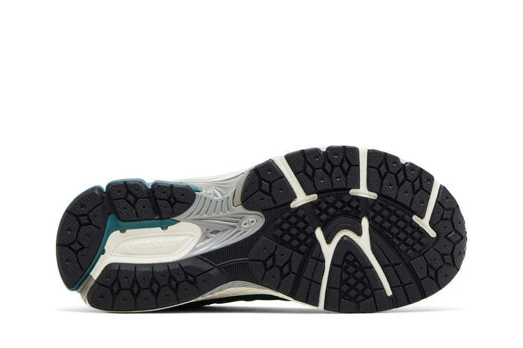 Krossovki-New-Balance-2002R-Big-Kid-Marsh-Green-3