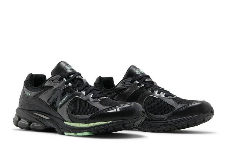 Krossovki-New-Balance-2002R-Black-Powder-Green-7
