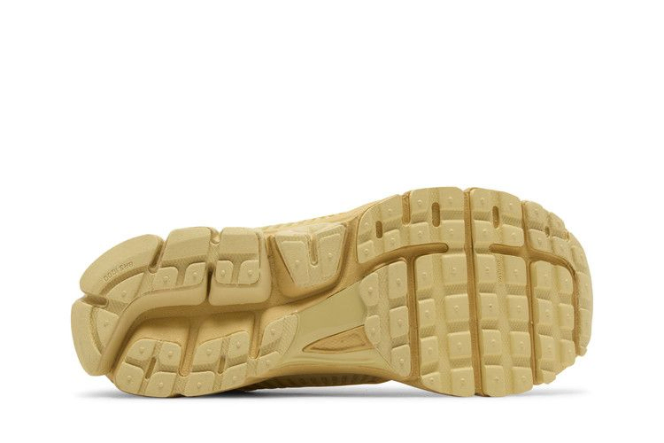 Кроссовки Nike Wmns Air Zoom Vomero 5 'Saturn Gold'