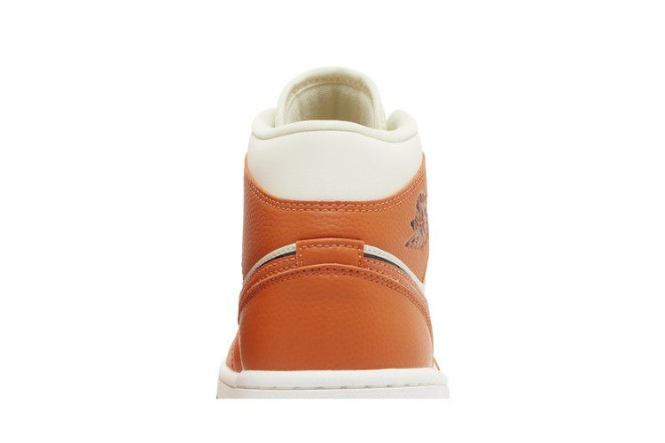 Кроссовки Wmns Air Jordan 1 Mid SE 'Sport Spice'