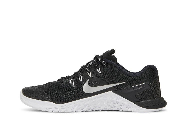 Кроссовки Nike Wmns Metcon 4 'Black Metallic Silver'