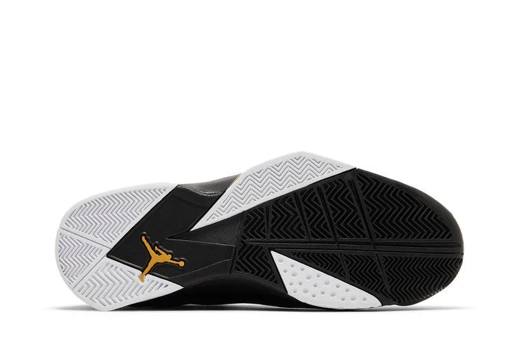 Кроссовки Air Jordan True Flight 'Black Metallic Gold Speckled'