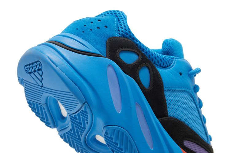 yeezy-boost-700-hi-res-blue-ho6674_09