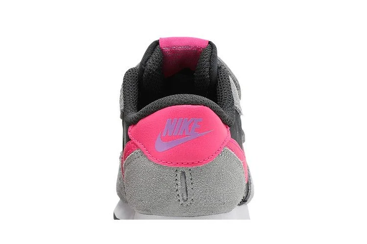 Krossovki-Nike-MD-Valiant-TD-Dark-Smoke-Grey-Fuchsia-Glow-6