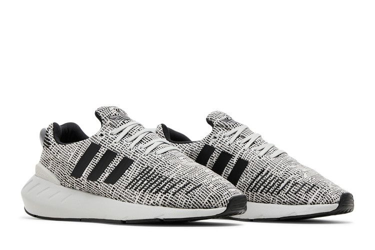 swift-run-22-j-grey-black-gz1555_07