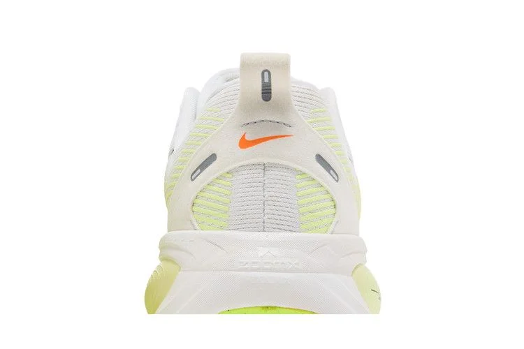 Кроссовки Nike Vomero 18 'White Volt'