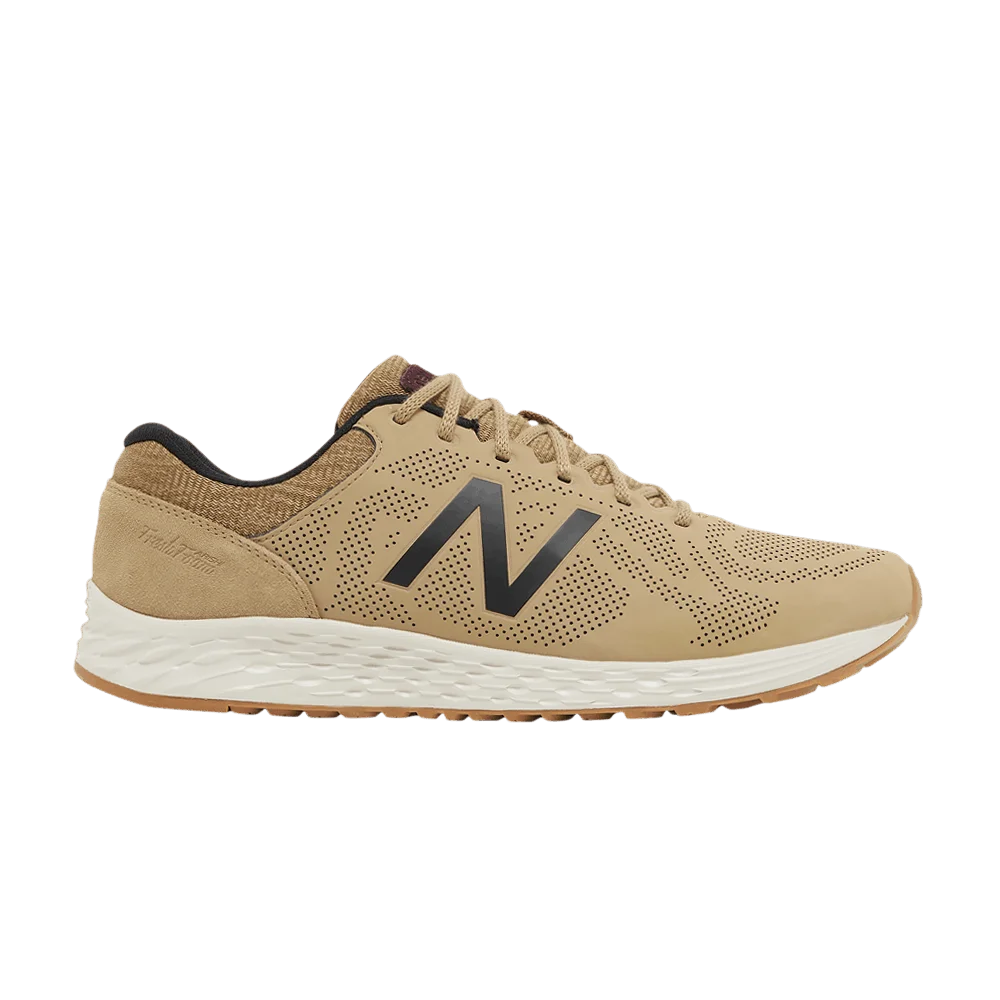 Krossovki-New-Balance-Fresh-Foam-Arishi-Luxe-4E-WideTan-White