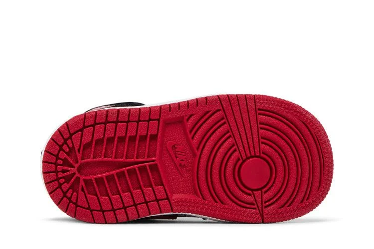 Krossovki-Air-Jordan-1-Mid-SE-TD-Newspaper-Air-Times-3