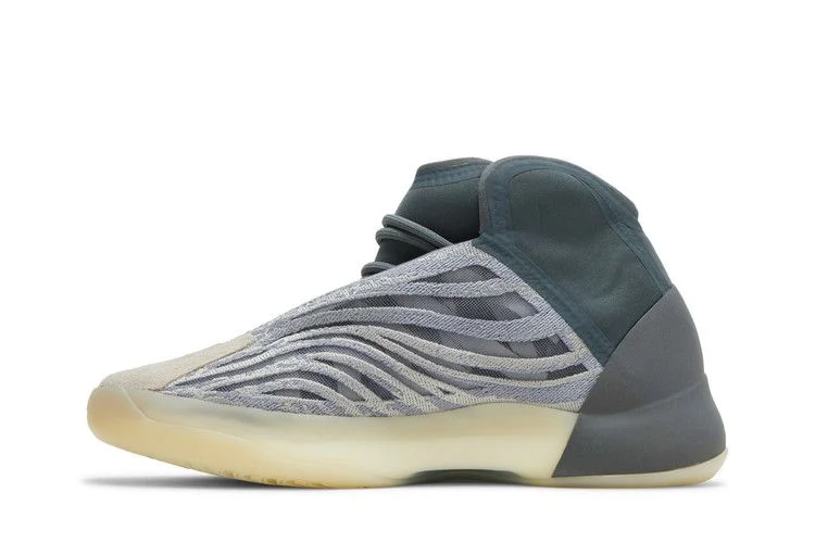 Krossovki-adidas-Yeezy-Quantum-Mono-Carbon-2