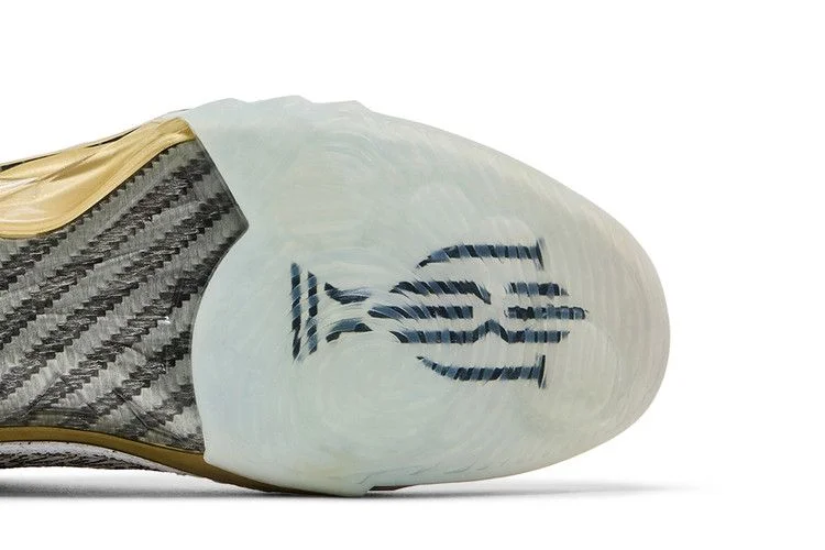 Krossovki-Trophy-Room-x-Air-Jordan-23-Retro-White-4