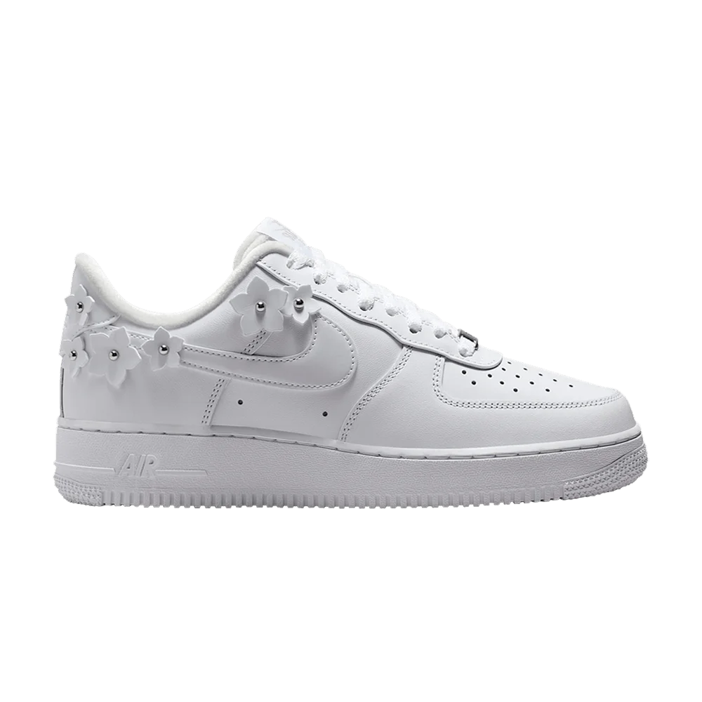 Krossovki-Nike-Wmns-Air-Force-1-07-White-Wolf-Grey-Metallic-Silver