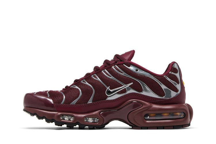 Кроссовки Nike Women's Air Max Plus SE 'Night Maroon Chrome Silver'