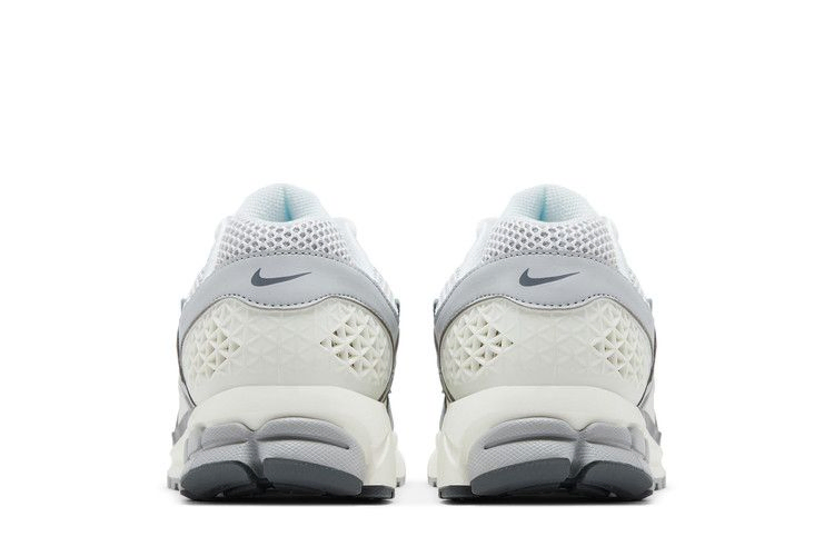 air-zoom-vomero-5-summit-white-metallic-silver-im2219-121_05