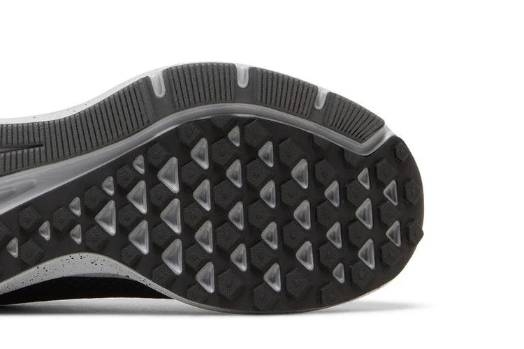 Krossovki-Nike-Quest-2-SE-4E-Wide-Black-Wolf-Grey-4