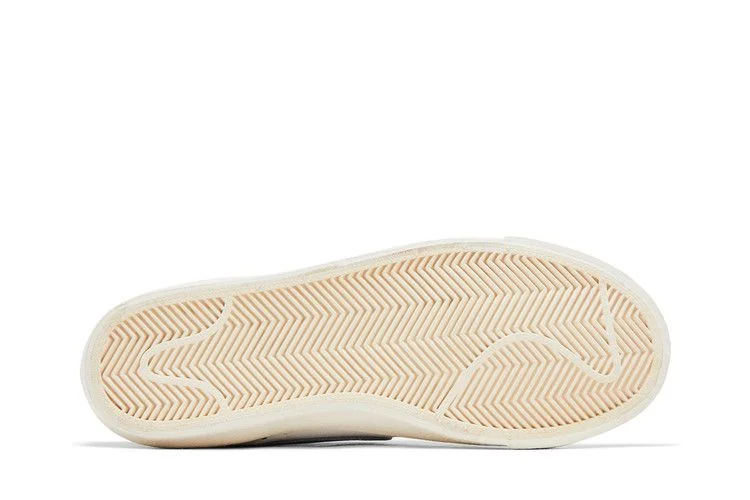 Krossovki-Nike-Wmns-Blazer-Mid-77-White-Racer-Blue-3