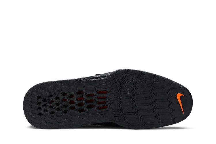 romaleos-3-triple-black-852933-004_03