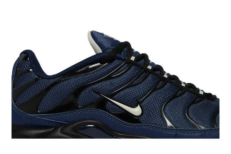 Krossovki-Nike-Air-Max-Plus-Midnight-Navy-1