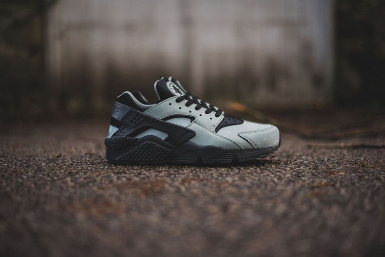 Кроссовки Nike Air Huarache Premium 'Mica Green'